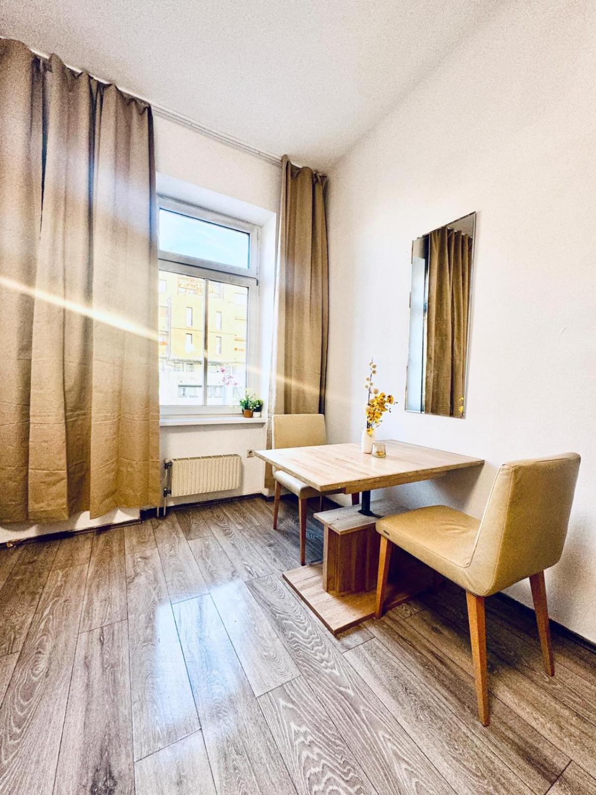 Comfy 3br In A Shared Apt, 10min To Fac Platz Appartement