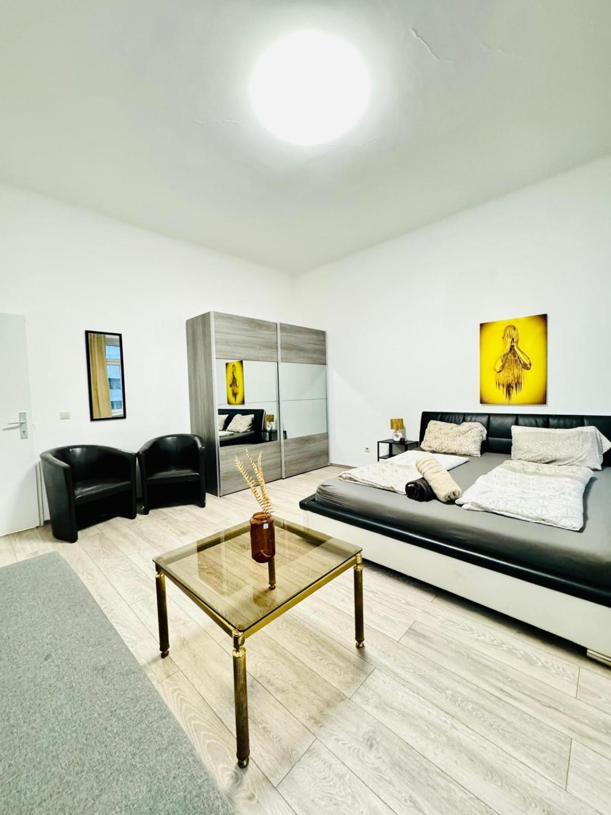 Comfy 3br In A Shared Apt, 10min To Fac Platz Appartement